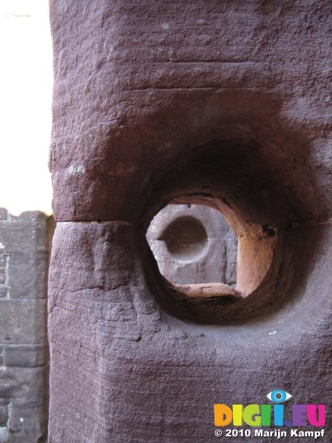 SX16605 Remains of holes for portcullis mechanism